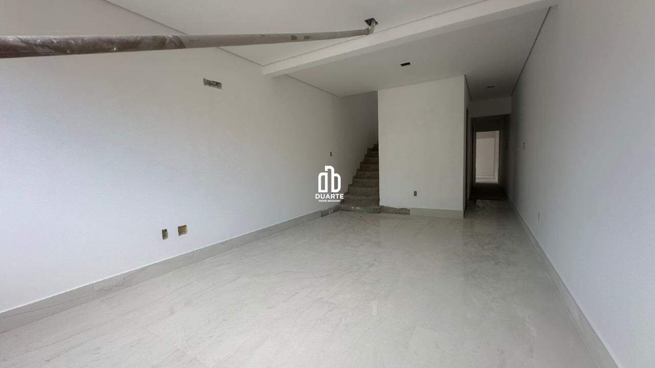 Casa Sobreposta Baixa à venda no PONTA DA PRAIA: 