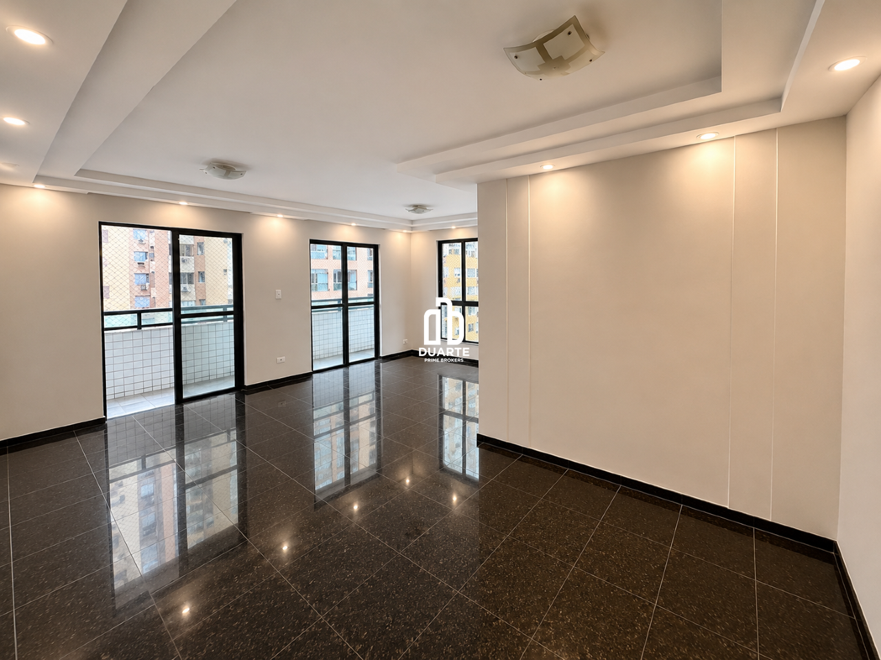 Apartamento à venda no PONTA DA PRAIA: 
