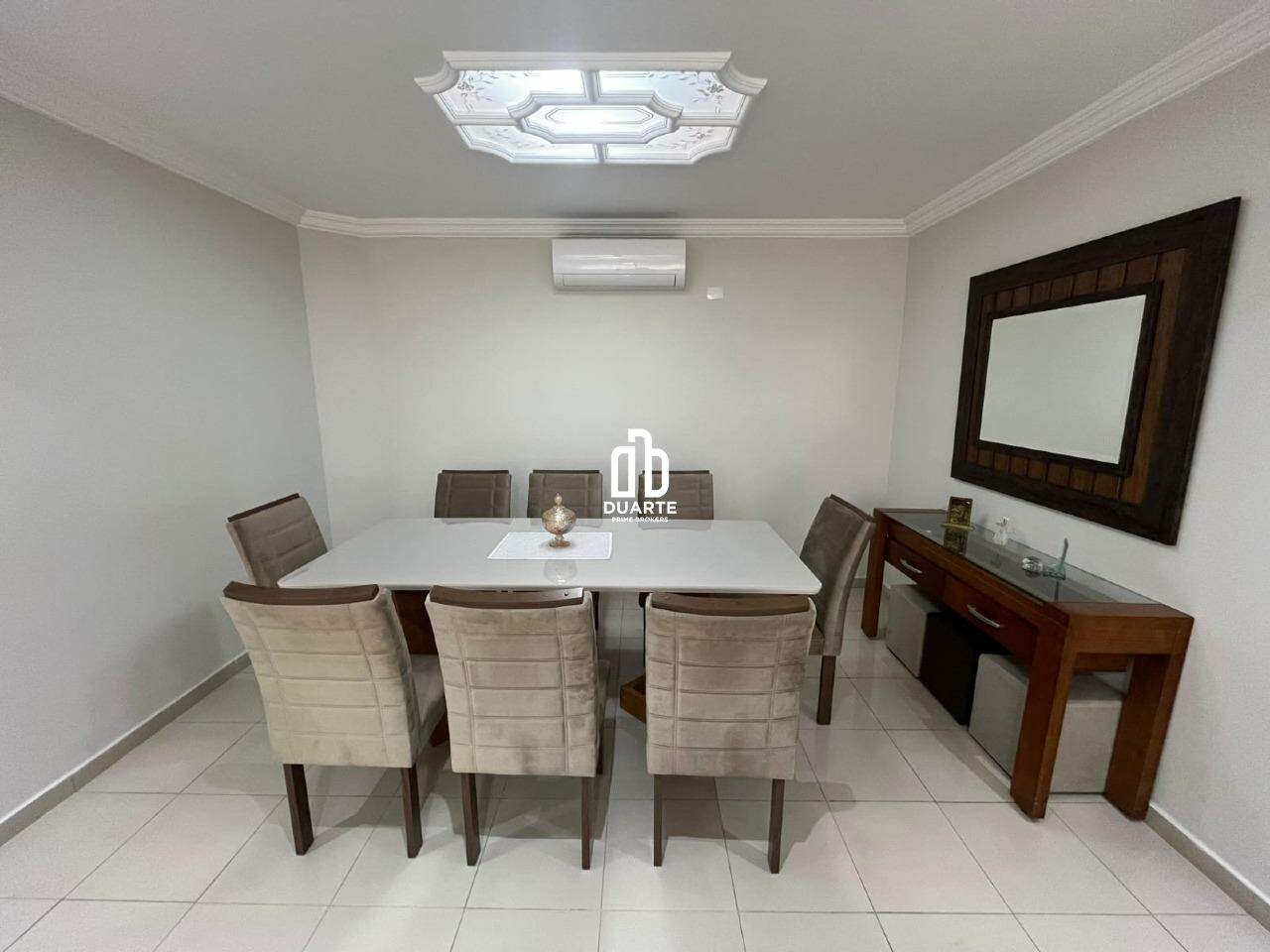 Casa Triplex à venda no Centro: 