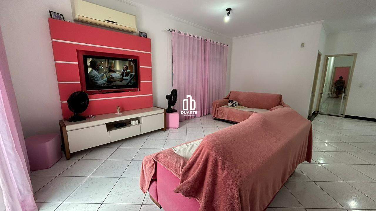 Casa Sobreposta Alta à venda no MARAPÉ: 