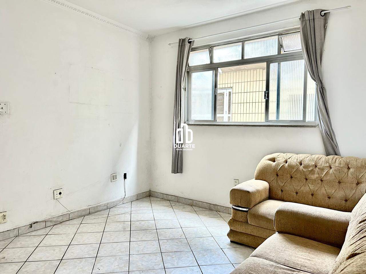 Apartamento - Prédio 3 Andares à venda no EMBARE: 