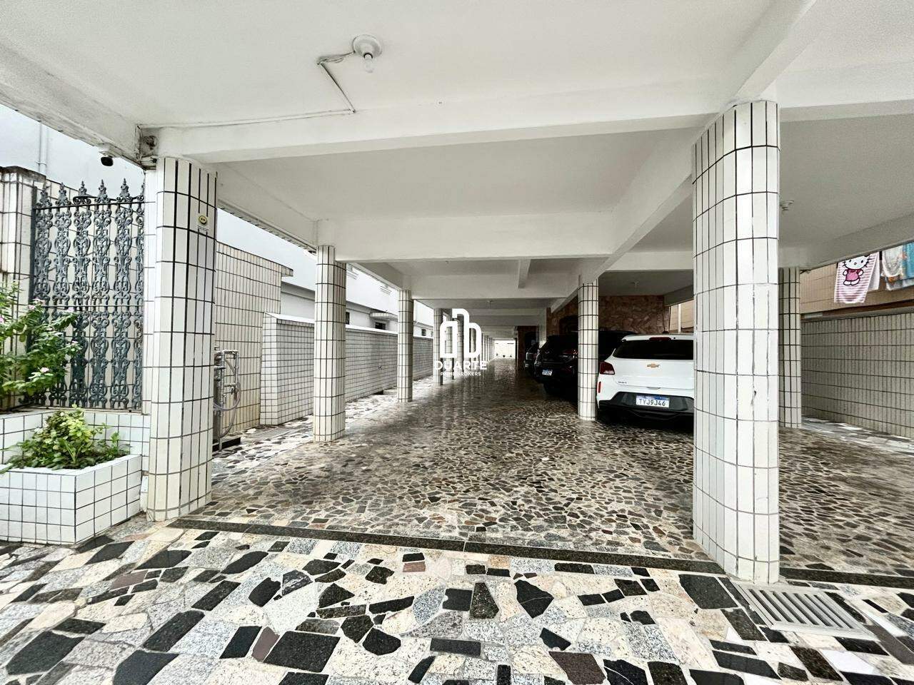 Apartamento - Prédio 3 Andares à venda no EMBARE: 