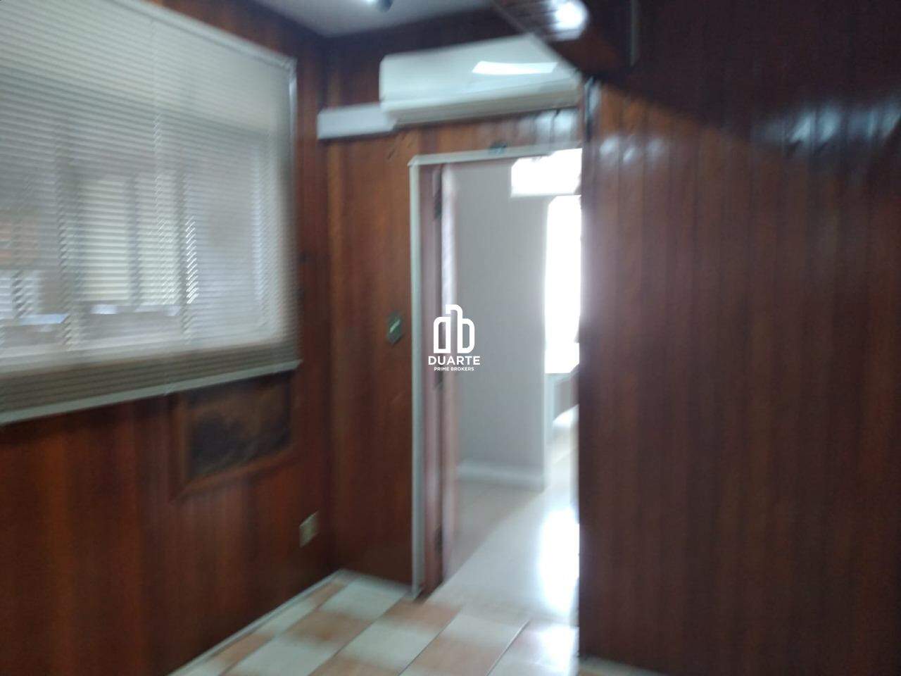 Sala à venda no Centro: 