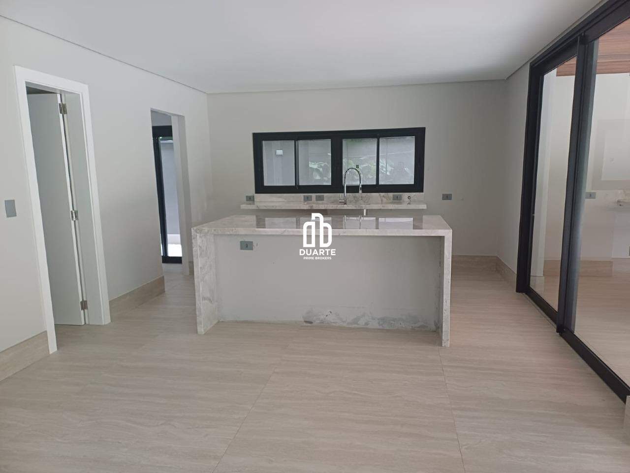 Casa Triplex à venda no RIVIERA DE SÃO LOURENÇO: 
