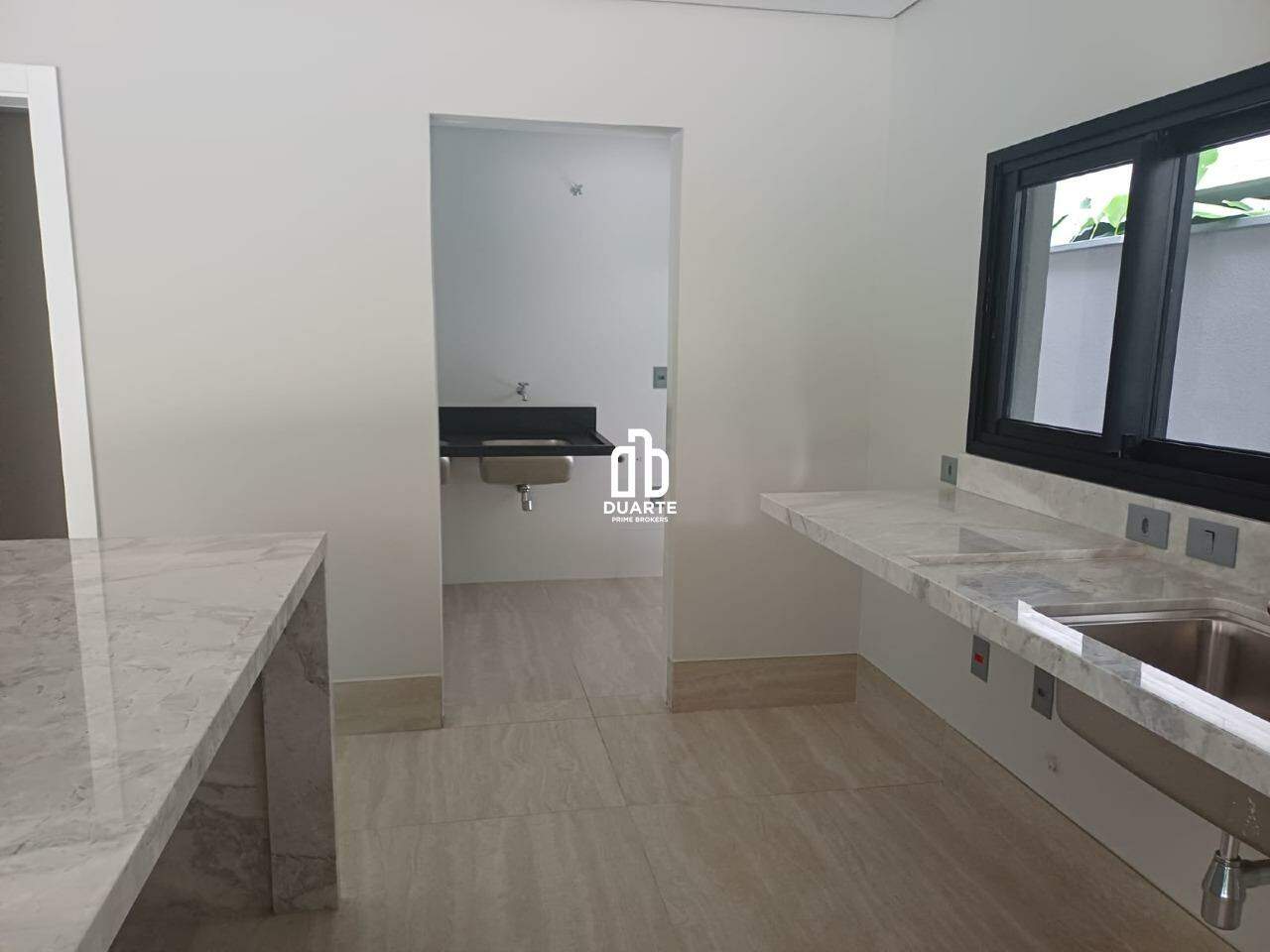 Casa Triplex à venda no RIVIERA DE SÃO LOURENÇO: 