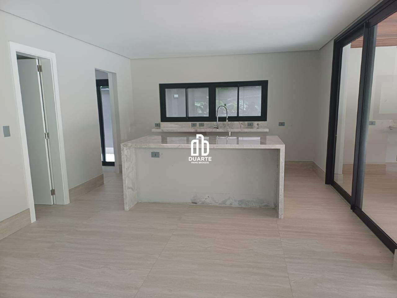 Casa Triplex à venda no RIVIERA DE SÃO LOURENÇO: 