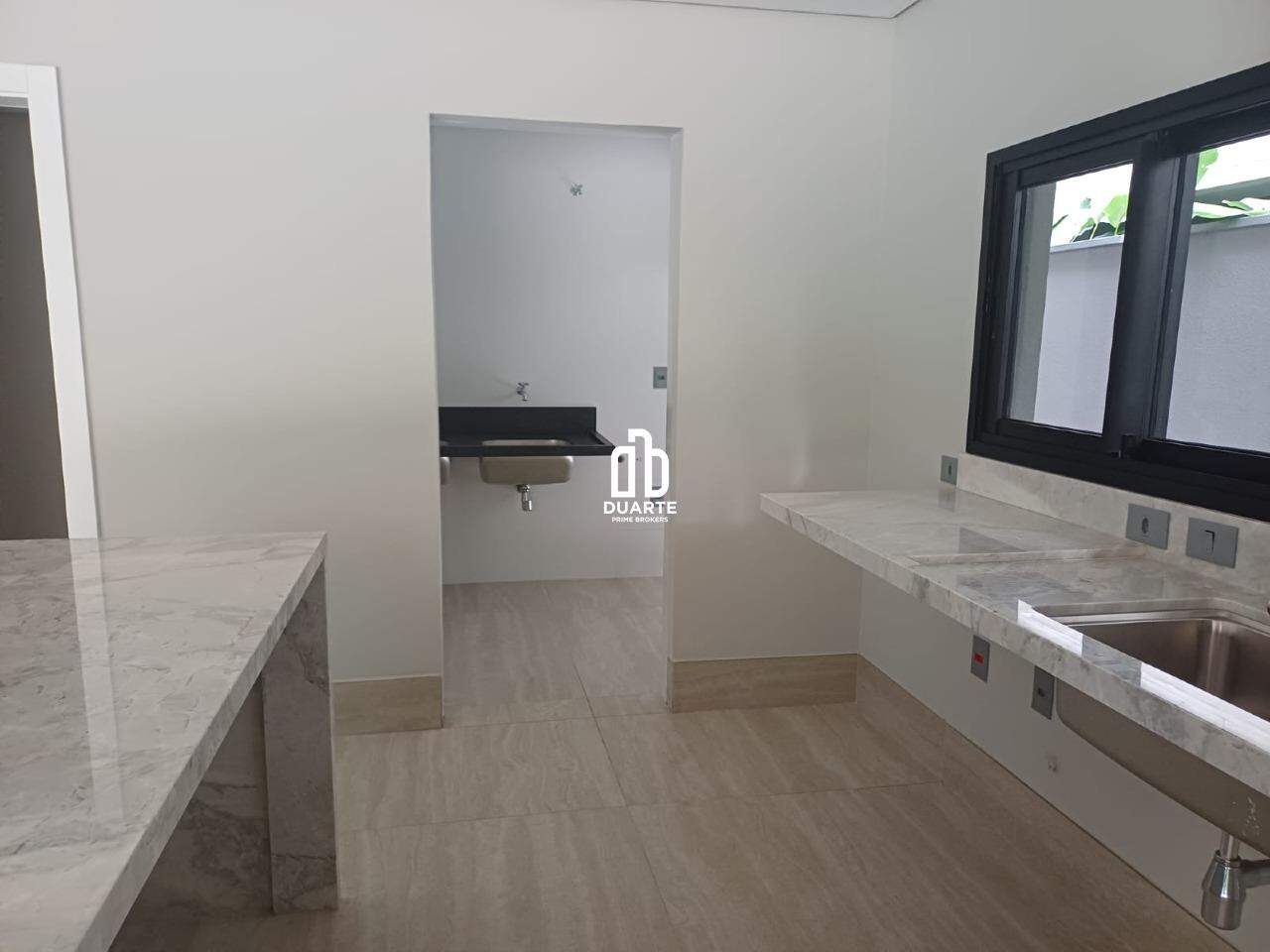 Casa Triplex à venda no RIVIERA DE SÃO LOURENÇO: 