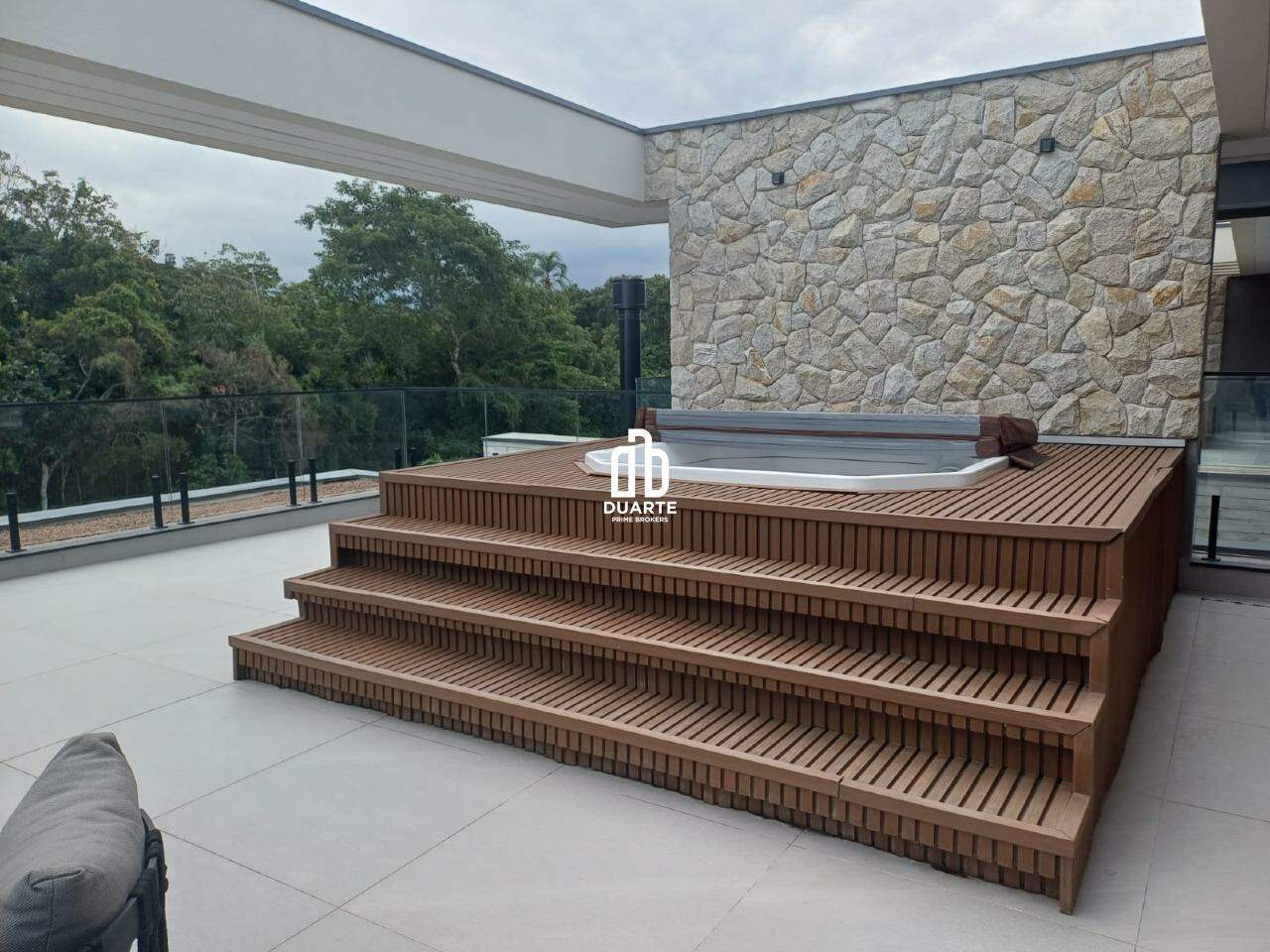 Casa Triplex à venda no RIVIERA DE SÃO LOURENÇO: 