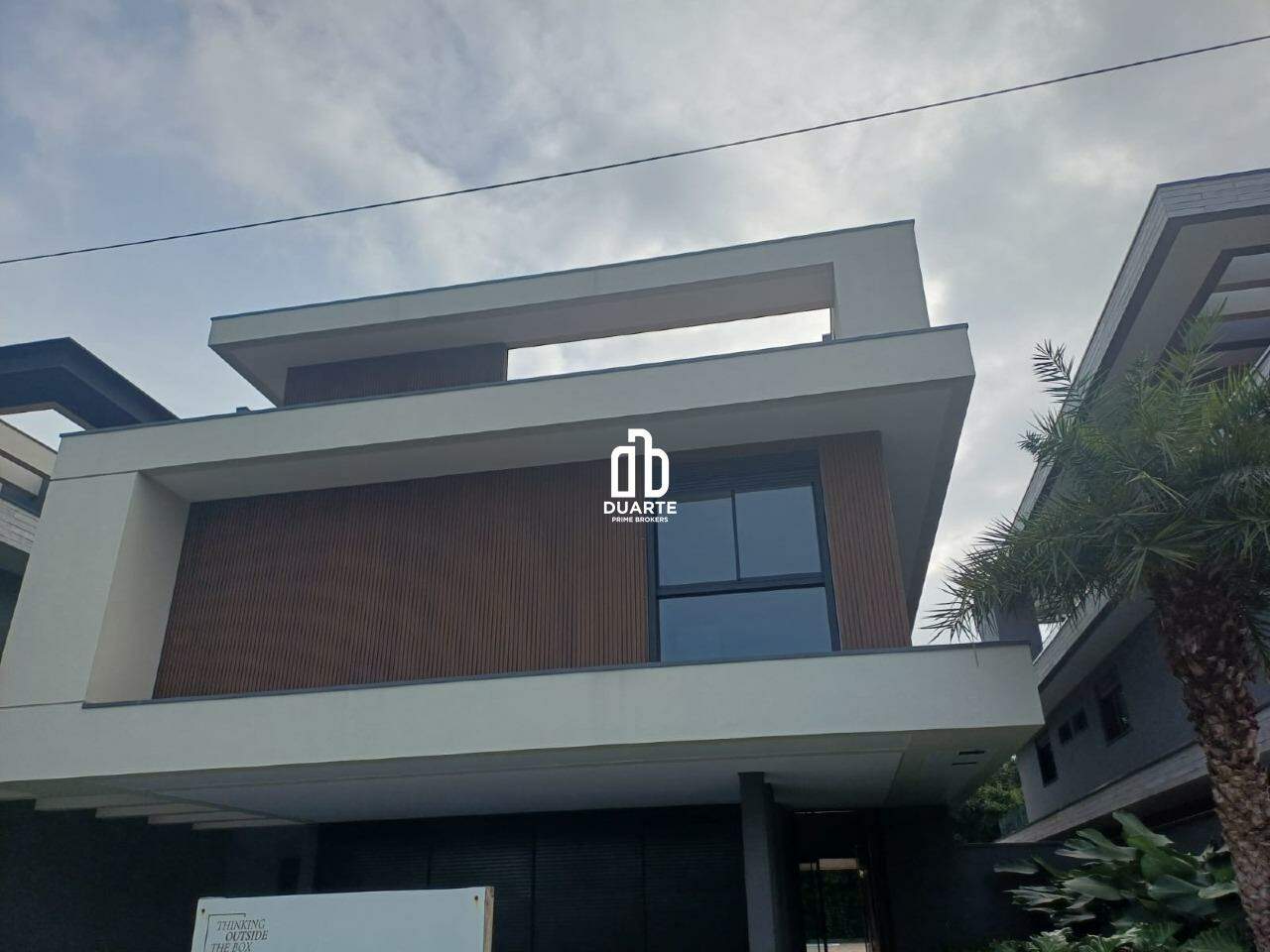 Casa Triplex à venda no RIVIERA DE SÃO LOURENÇO: 