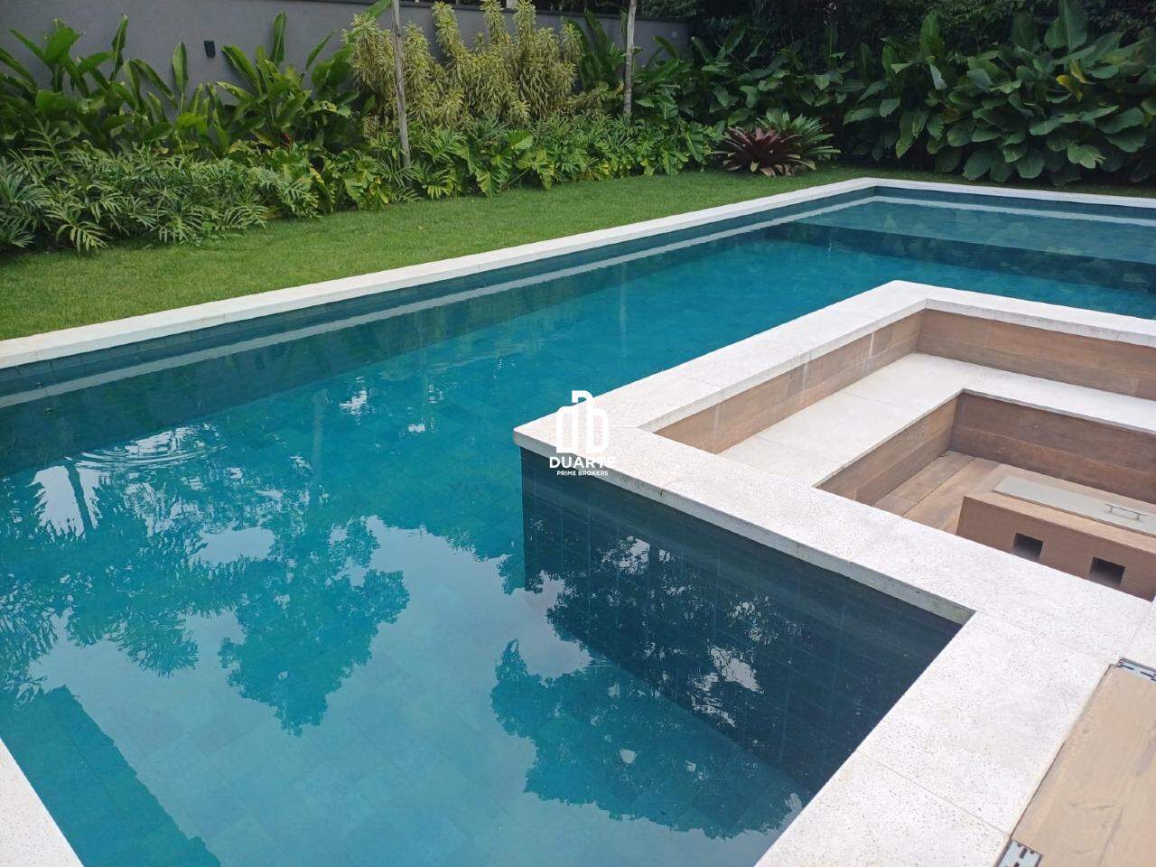 Casa Triplex à venda no RIVIERA DE SÃO LOURENÇO: 
