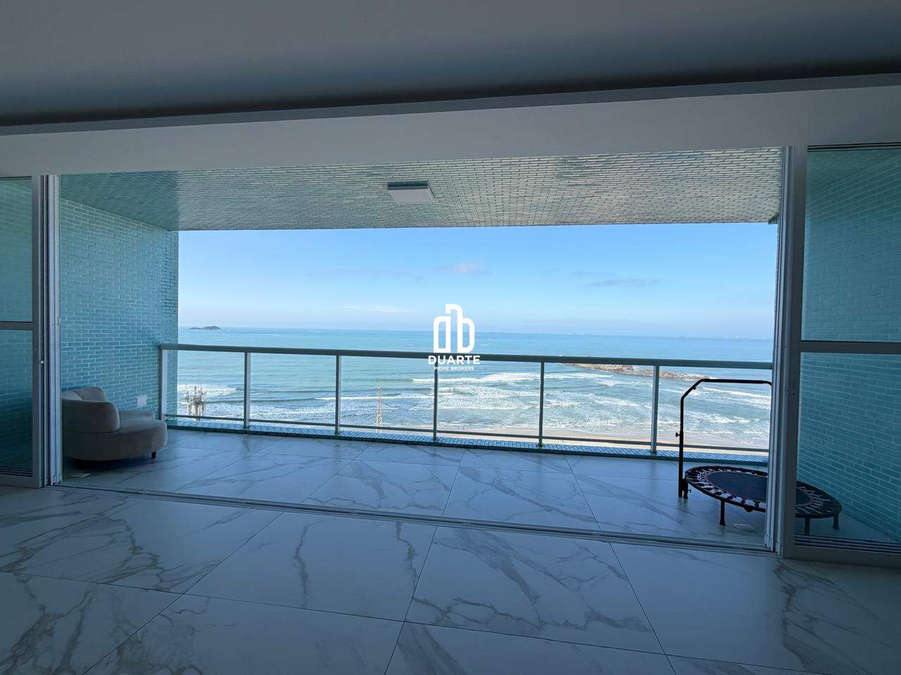 Apartamento à venda no PITANGUEIRAS: 