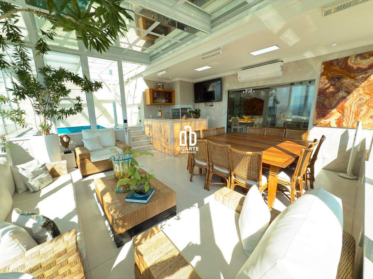 Apartamento à venda no MARAPÉ: 