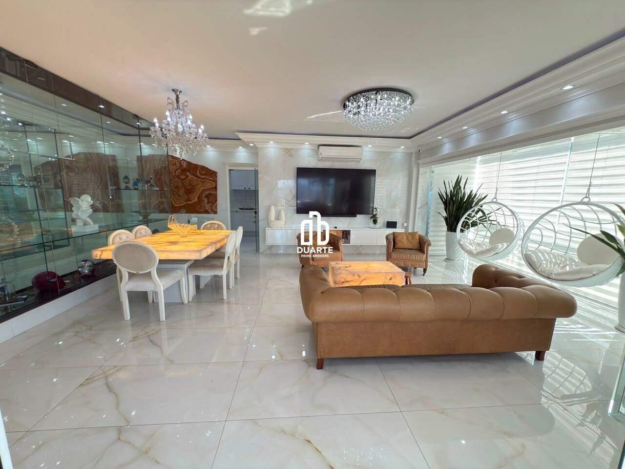 Apartamento à venda no MARAPÉ: 