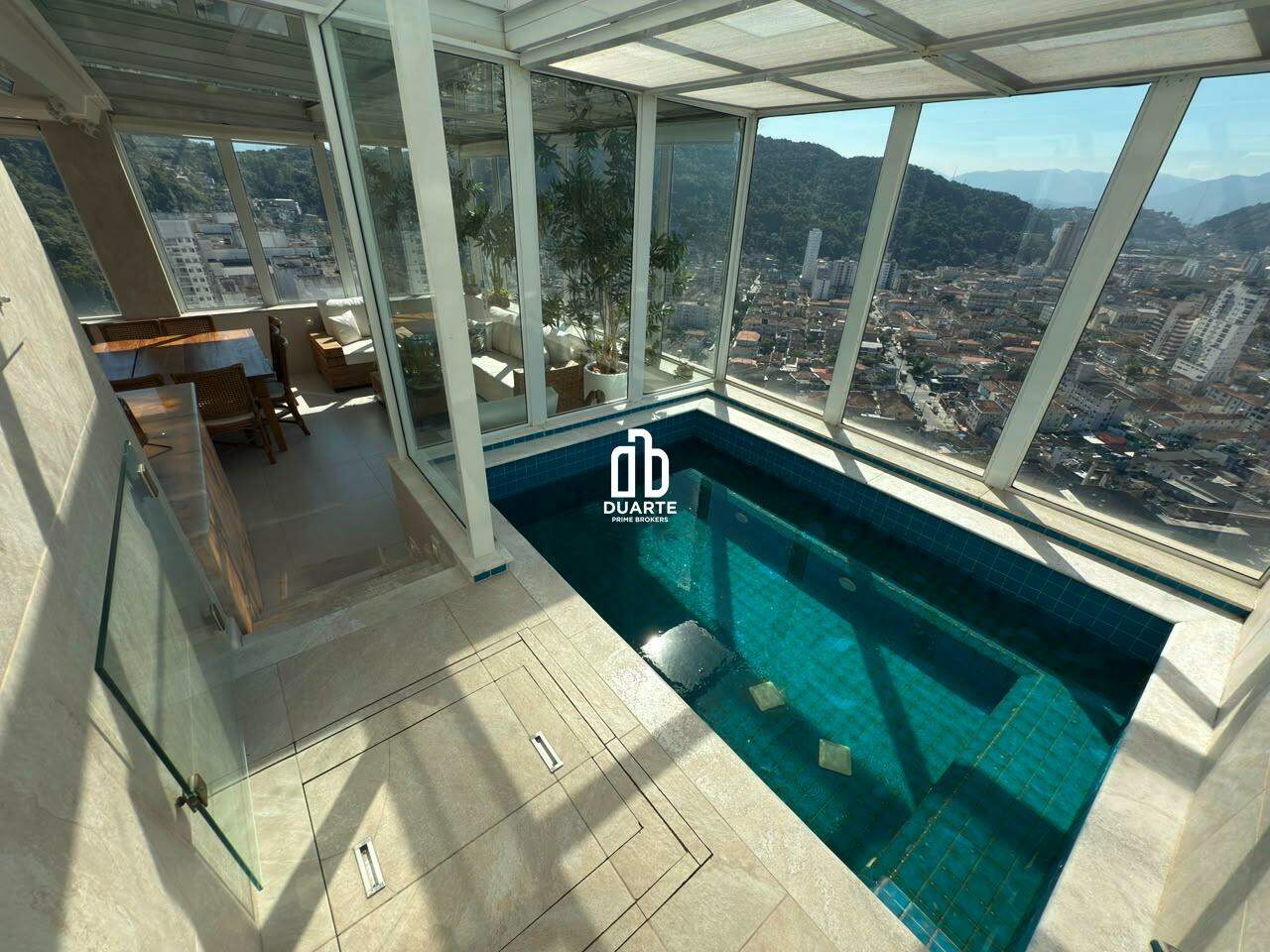 Apartamento à venda no MARAPÉ: 
