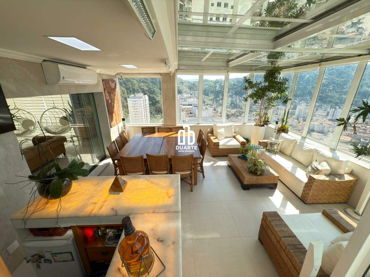 Apartamento à venda no MARAPÉ: 