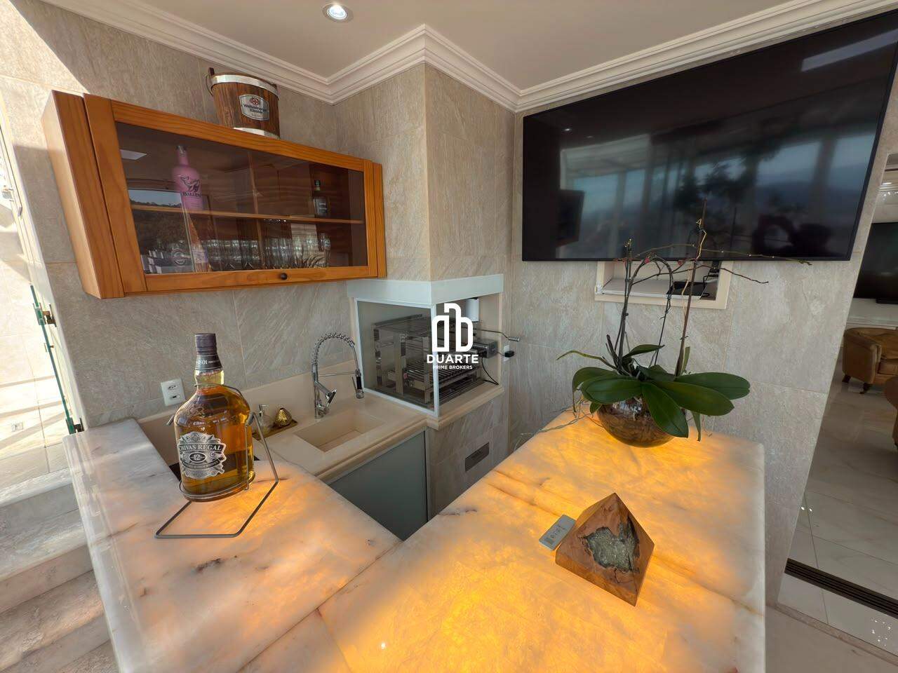 Apartamento à venda no MARAPÉ: 
