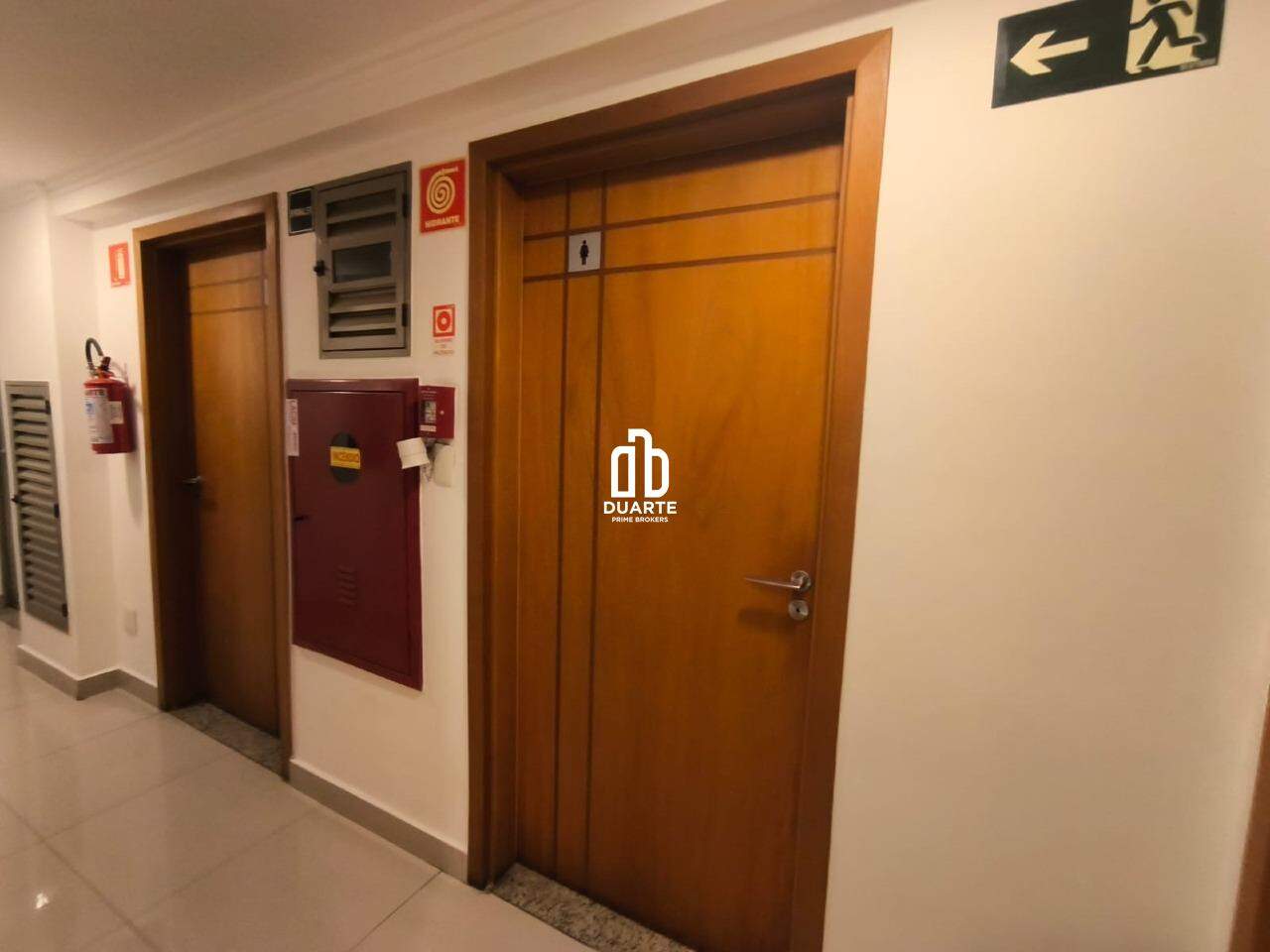 Sala para aluguel no MARAPÉ: 
