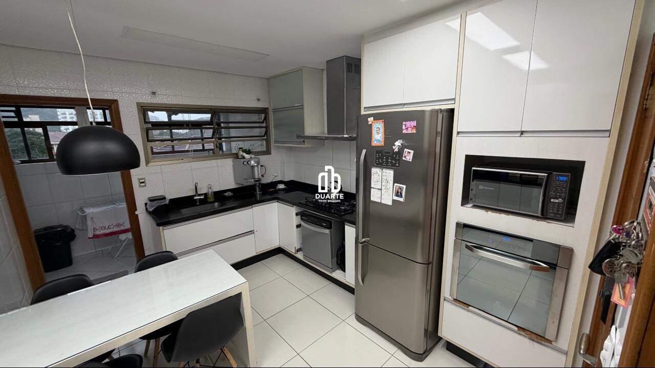 Apartamento à venda no MARAPÉ: 