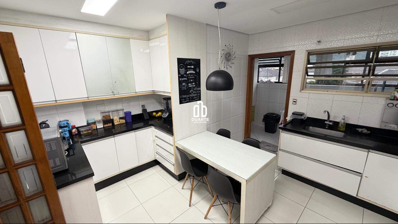 Apartamento à venda no MARAPÉ: 
