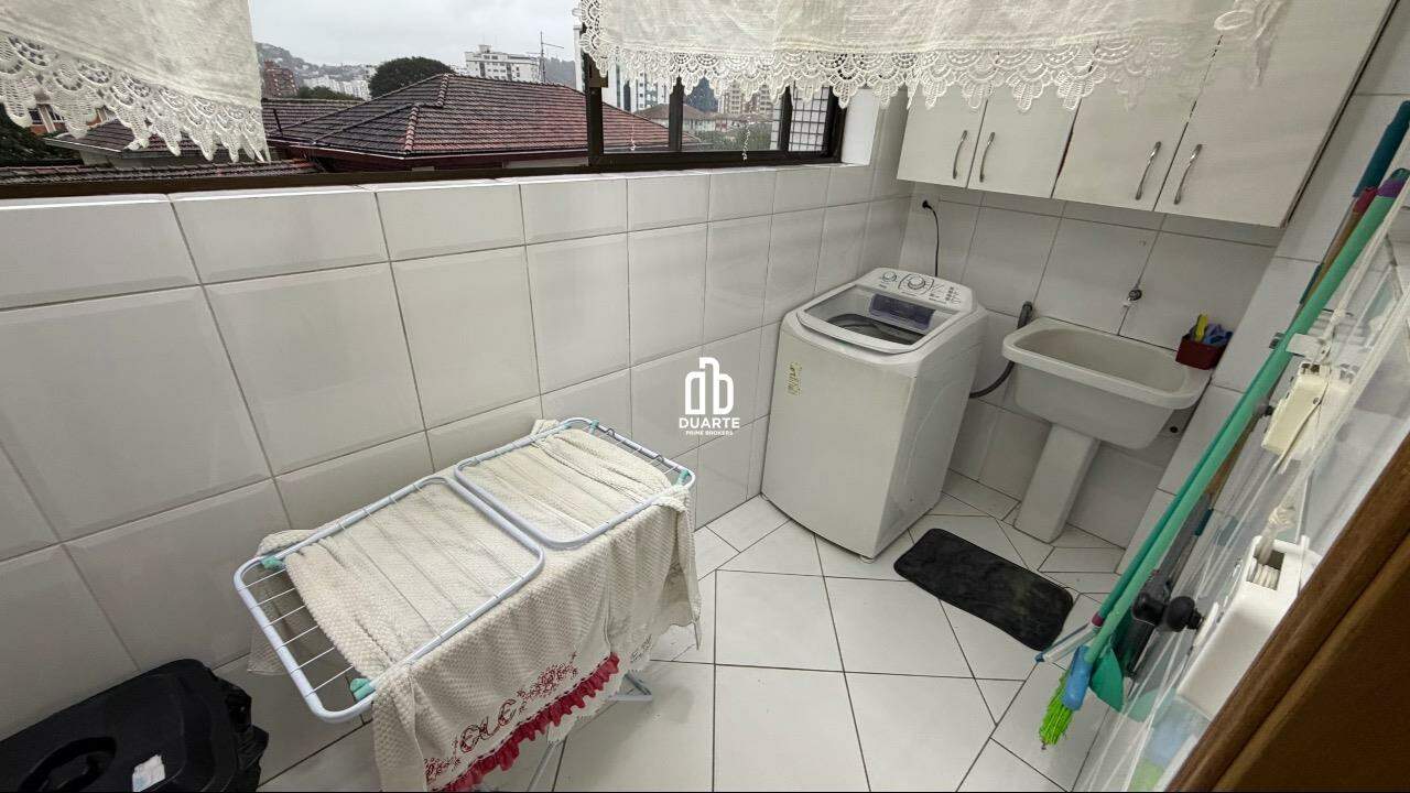 Apartamento à venda no MARAPÉ: 