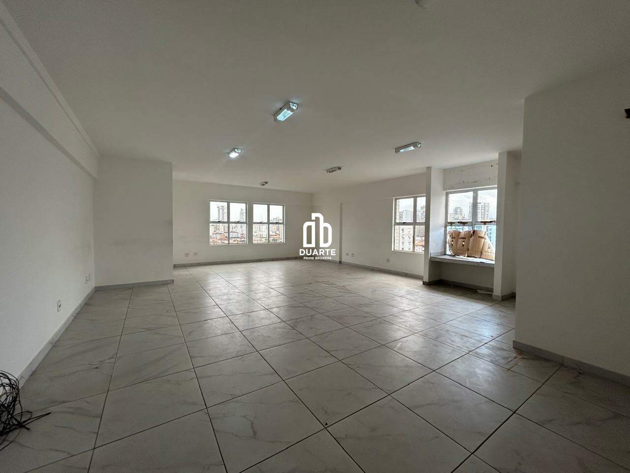 Sala à venda no EMBARE: 