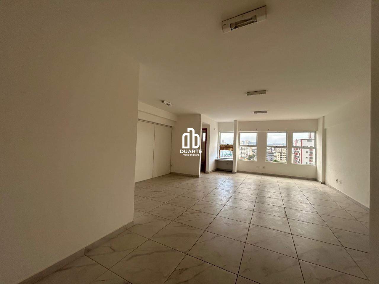 Sala à venda no EMBARE: 