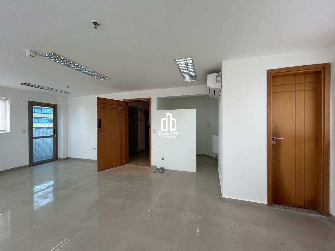 Sala para aluguel no MARAPÉ: 