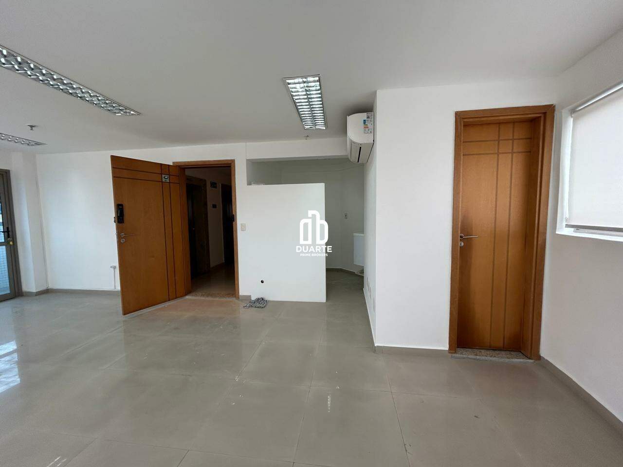 Sala para aluguel no MARAPÉ: 