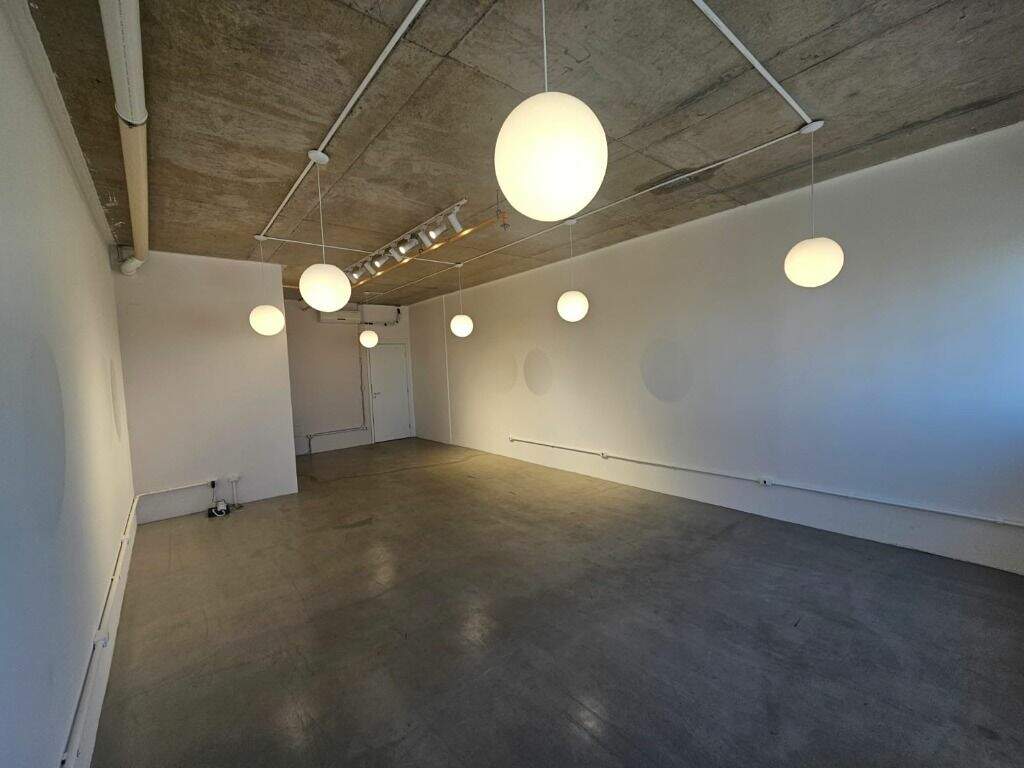 Sala para aluguel no Alemães: 
