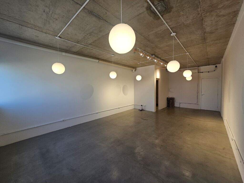 Sala para aluguel no Alemães: 