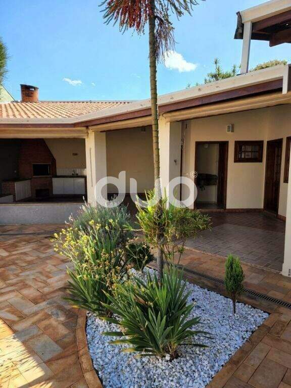 Casa, 3 quartos, 295 m² - Foto 1