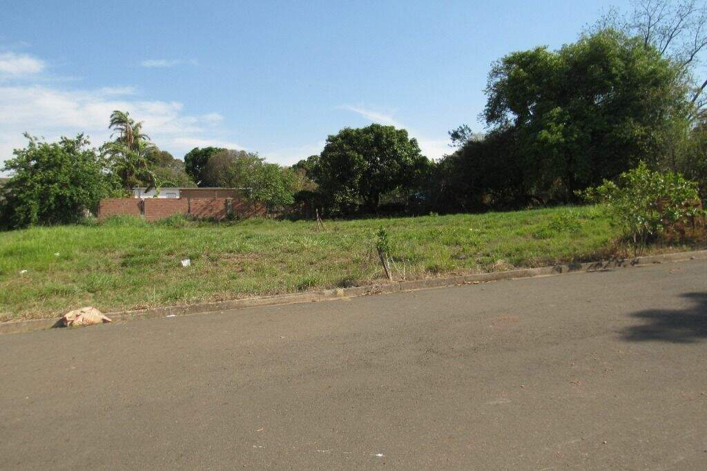 Terreno à venda no Residencial Santa Luzia: 