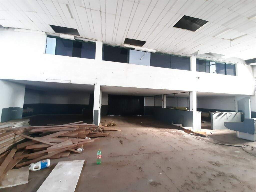 Barracão à venda no Vila Rezende: 