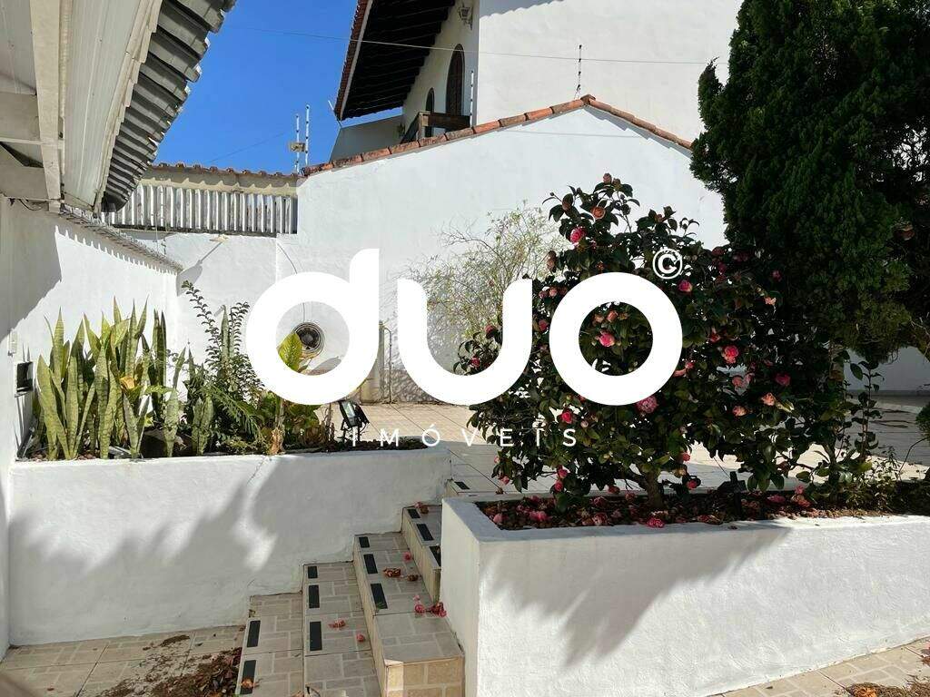 Casa à venda no Centro: 