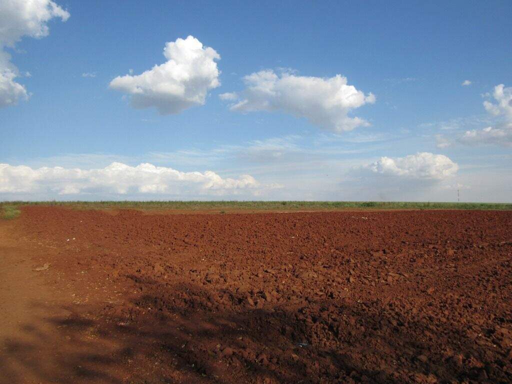 Área à venda no Dois Córregos: 