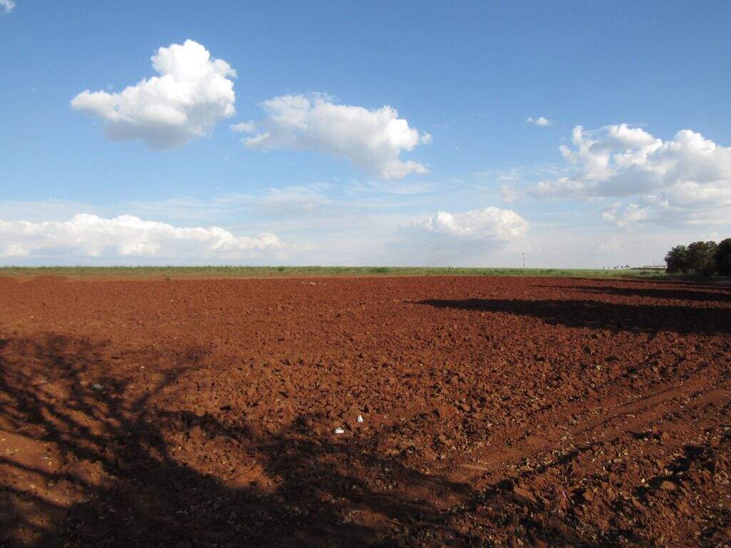 Área à venda no Dois Córregos: 