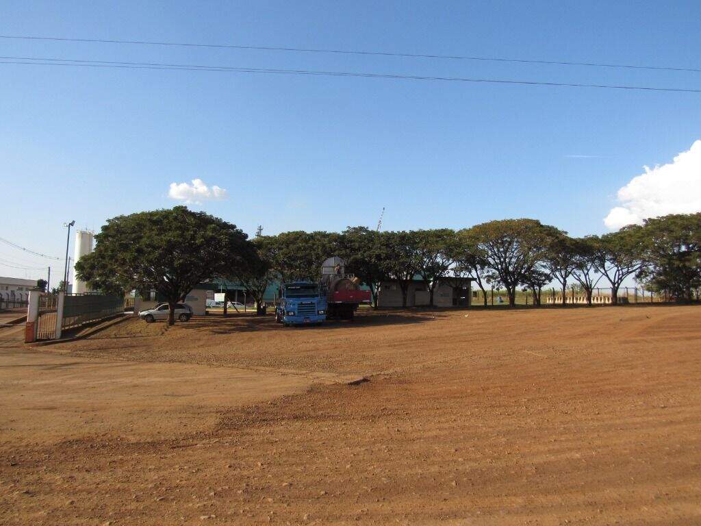 Área à venda no Dois Córregos: 