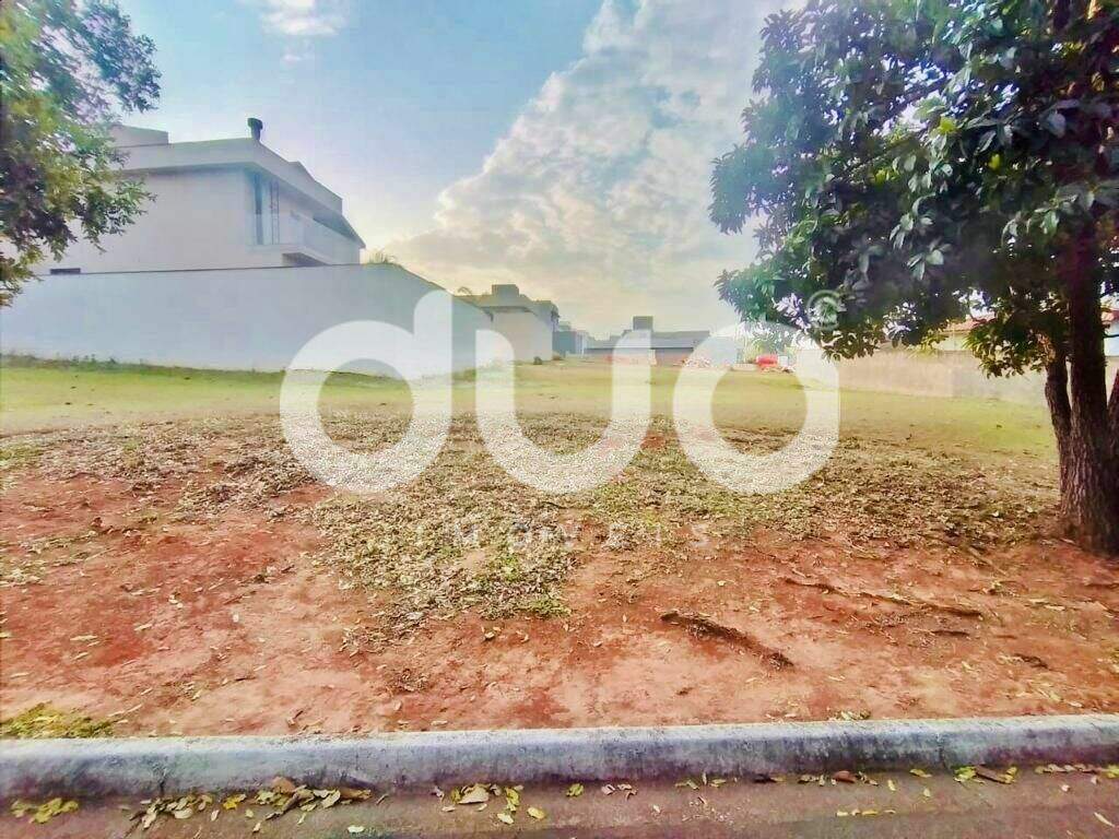 Terreno à venda no Jardim Caxambu: 