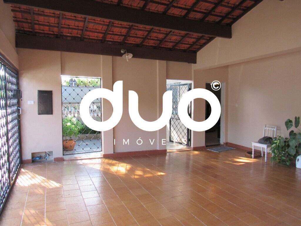 Casa à venda no Jardim Monumento: 