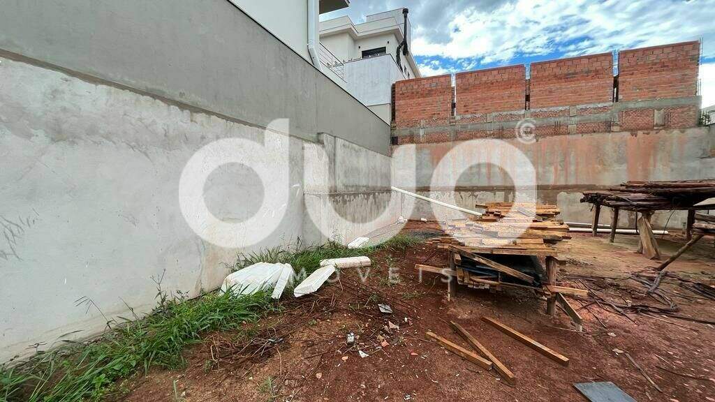 Terreno à venda no Loteamento Residencial e Comercial Villa DAquila: 