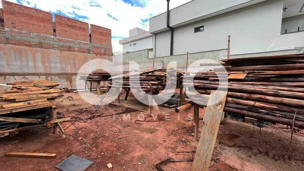 Terreno à venda no Loteamento Residencial e Comercial Villa DAquila: 