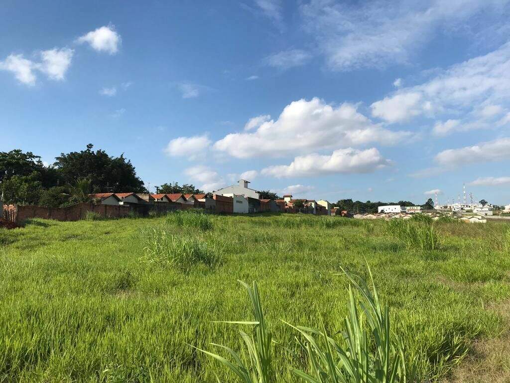 Área à venda no Loteamento Santa Rosa: 