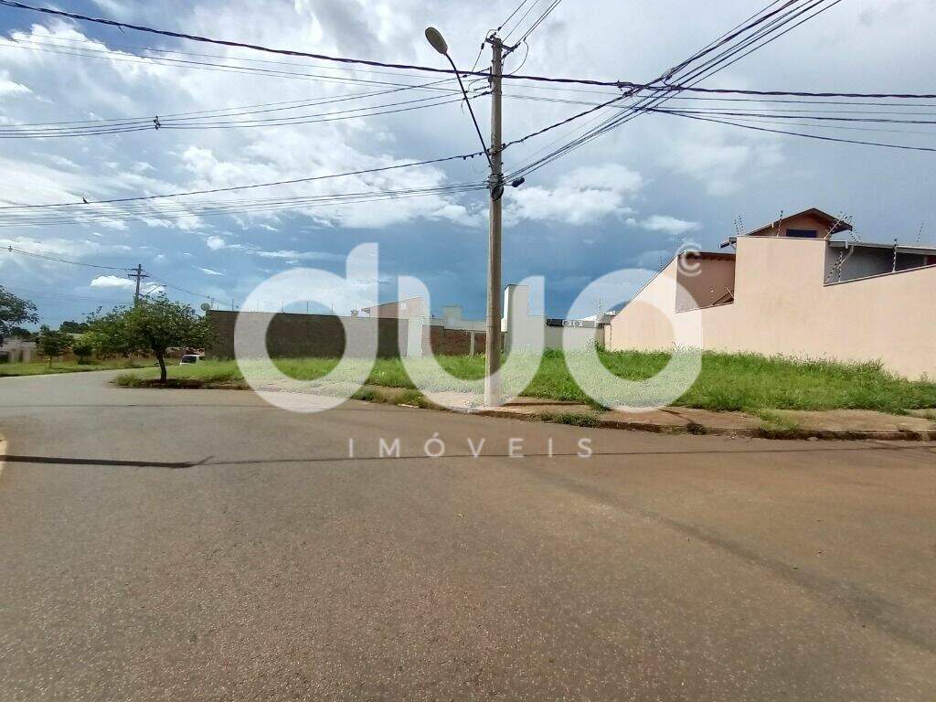 Terreno à venda no Altos do Taquaral: 