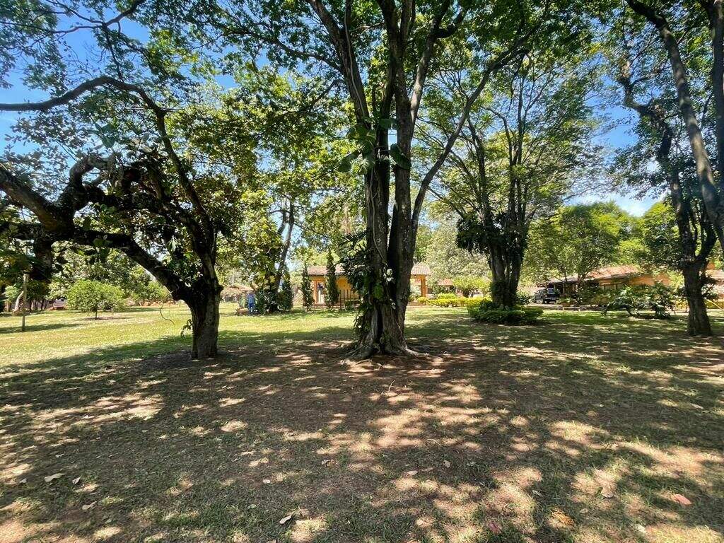 Área à venda no Dois Córregos: Área à venda, 12000 m² por R$ 7.500.000 - Dois Córregos - Piracicaba/SP