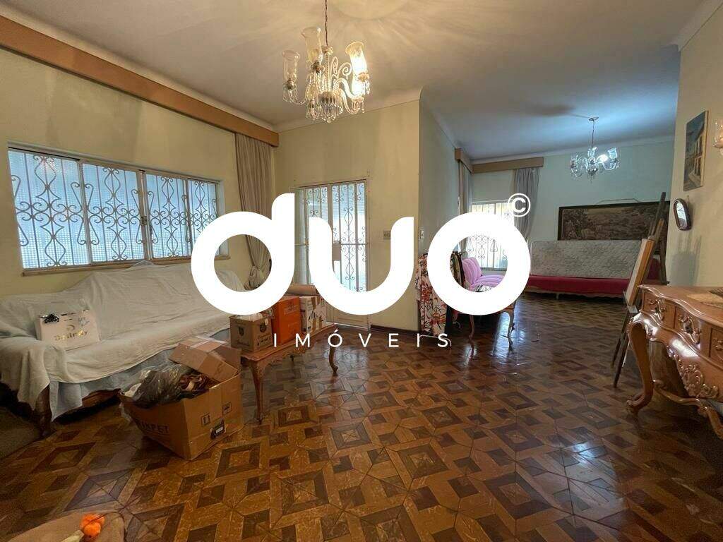 Casa à venda no Centro: 