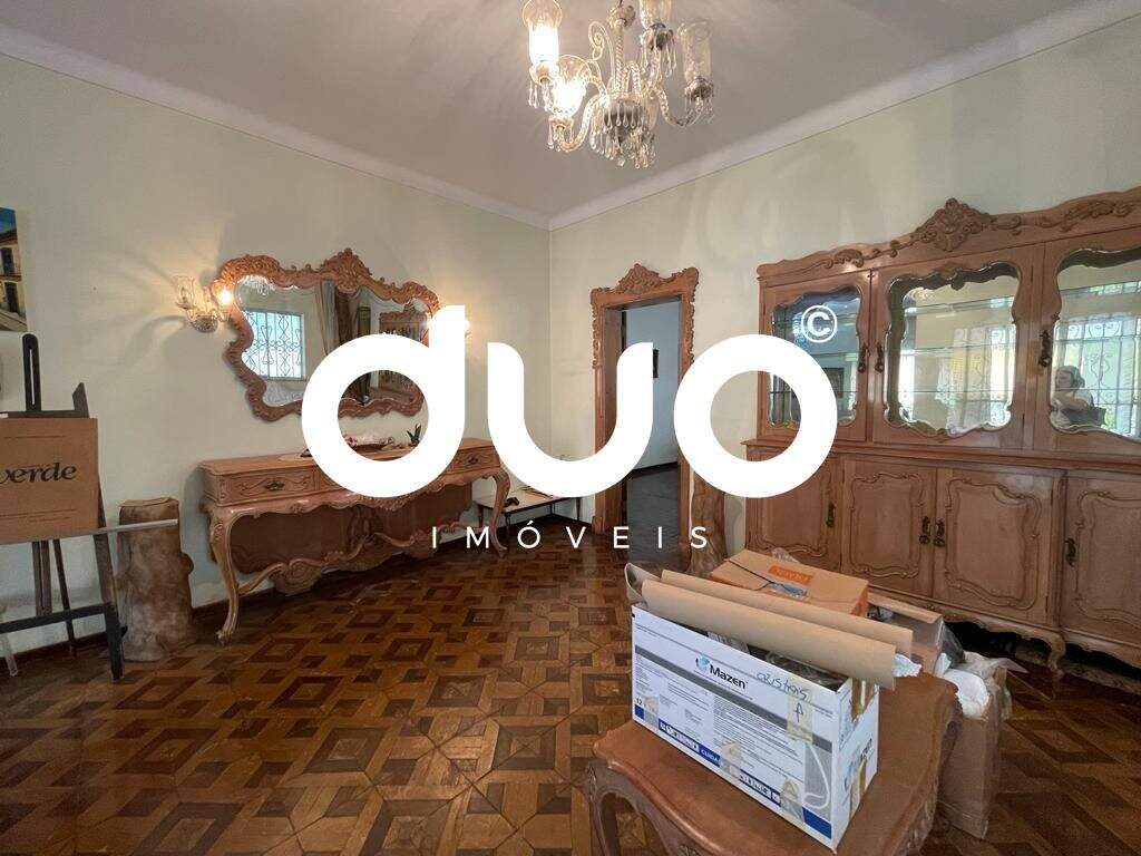 Casa à venda no Centro: 