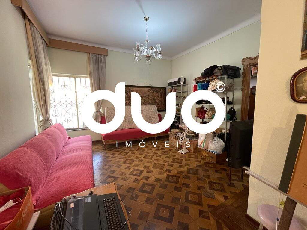 Casa à venda no Centro: 