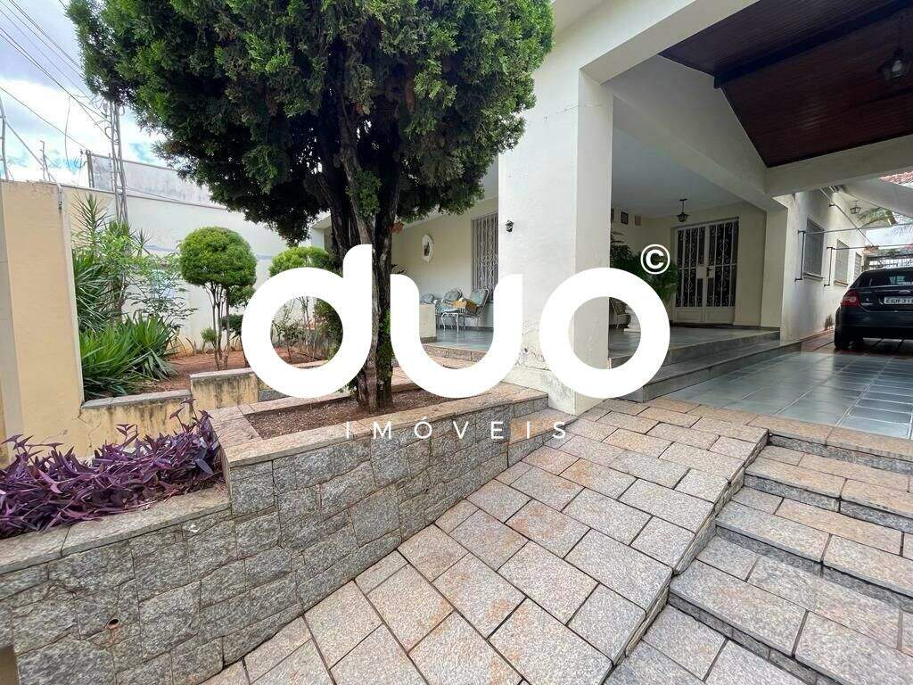 Casa à venda no Centro: 