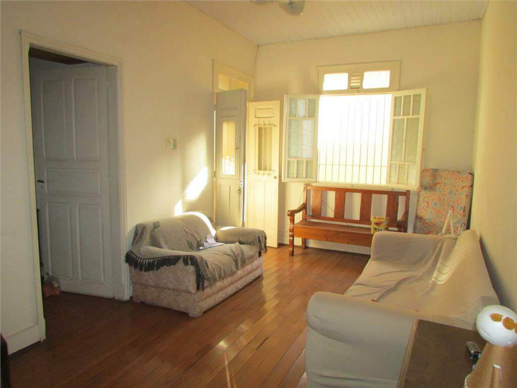 Casa à venda no Centro: 