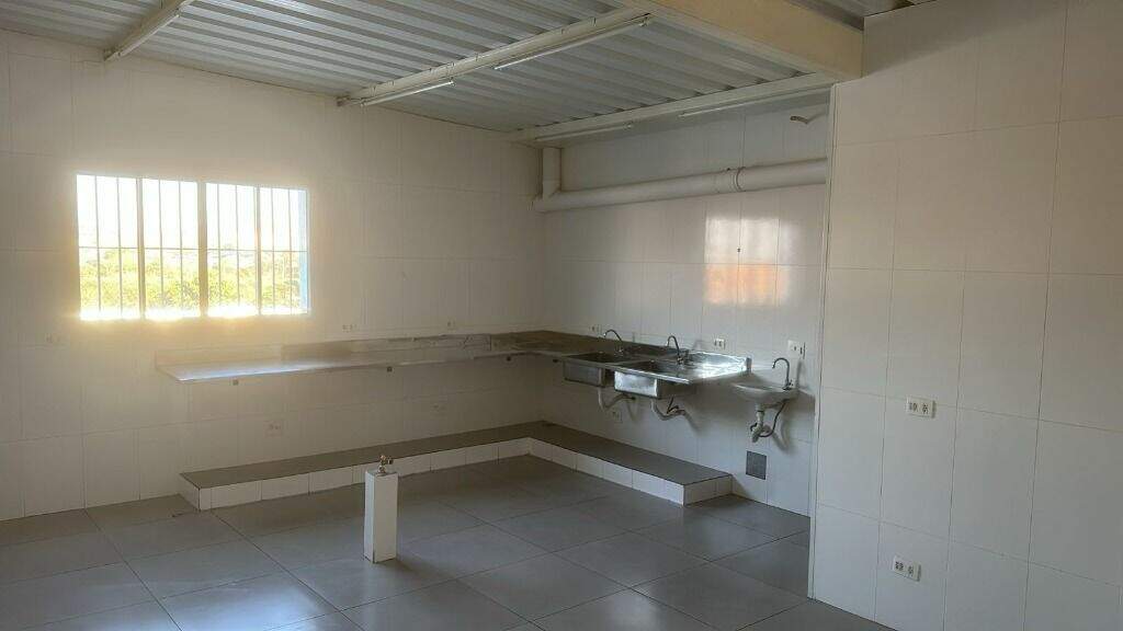 Salão para aluguel no Santa Terezinha: 